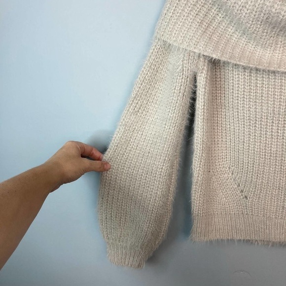 FASHION on Earth Off-the-Shoulder Comfy Pullover Oatmeal Sweater Size S Eyelash - Picture 8 of 12